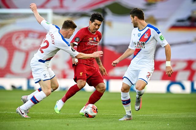 英超-B费染红库尼亚角球破门 曼联客场0-2狼队